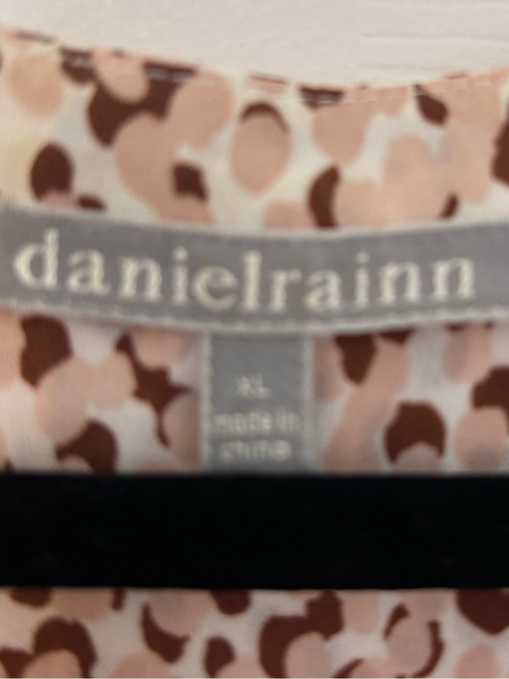 Daniel Rainn Pink Leopard Print Tunic Blouse - Picture 3 of 3